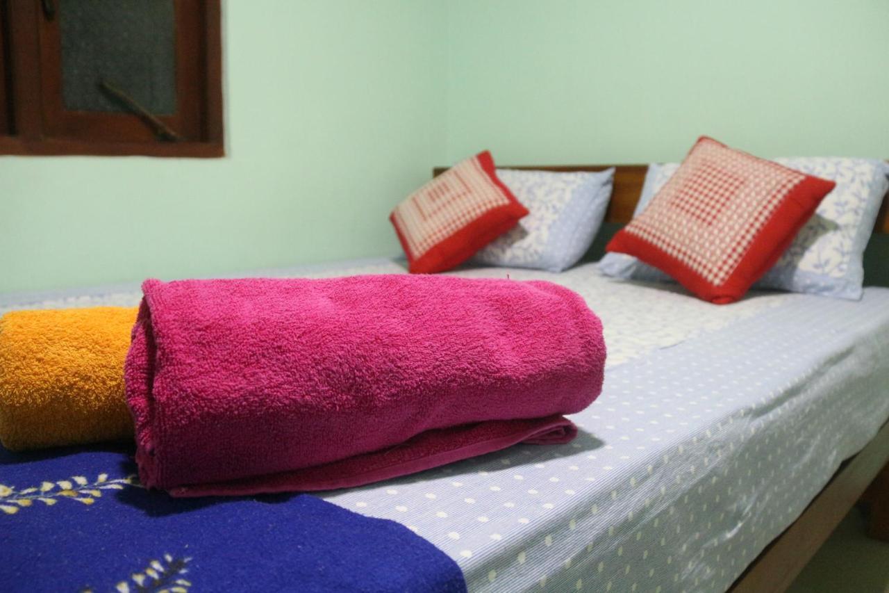 Apple Sara Home Stay Kandy Exterior foto